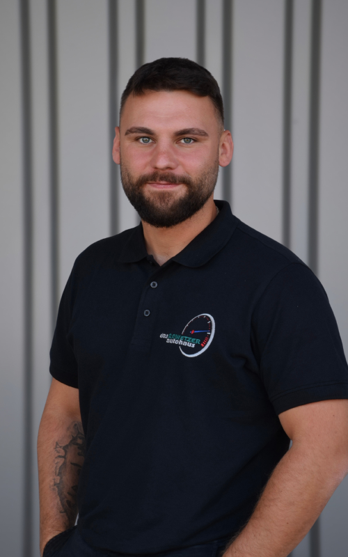 Izzet Tarhan