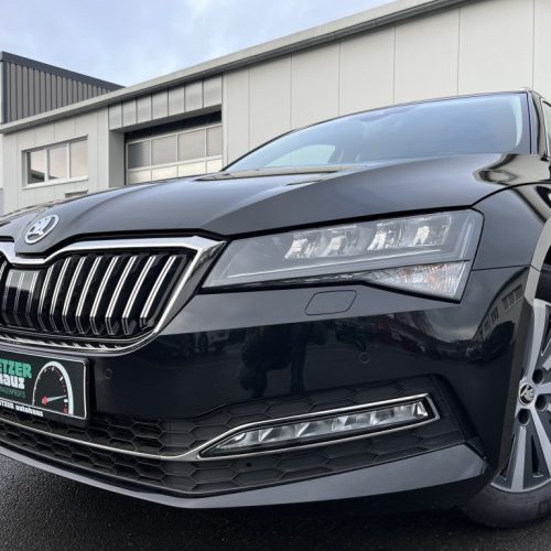 Superb Combi 2.0 TDI DSG Style 173¤ m.20% Anz. Navi Vorb-AHK el.Sitze el.Klappe Virt.Cockpit ACC SHZ PDC